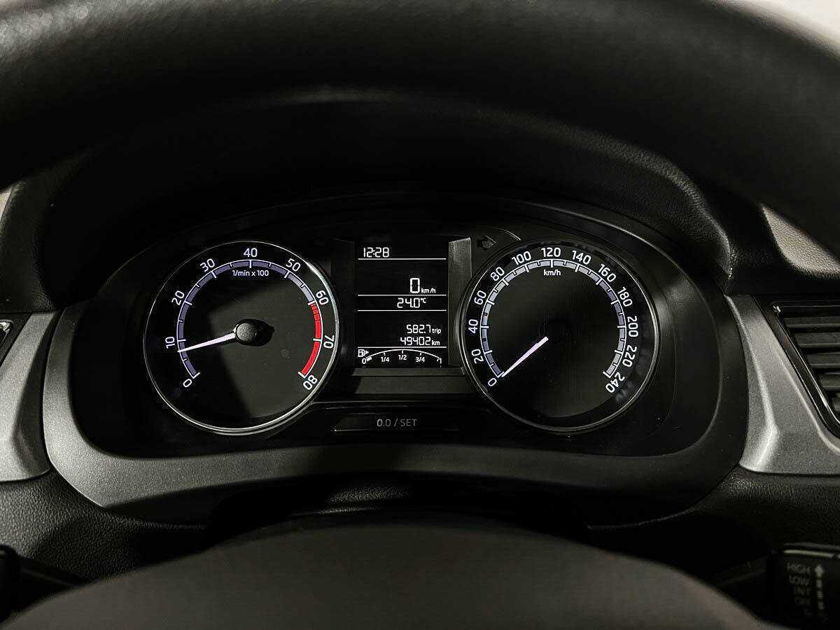 Купить Skoda Rapid с пробегом. Фото: #8