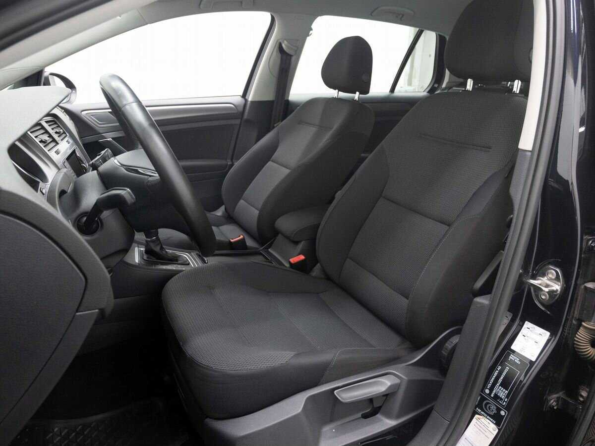 Купить Volkswagen Golf с пробегом. Фото: #9