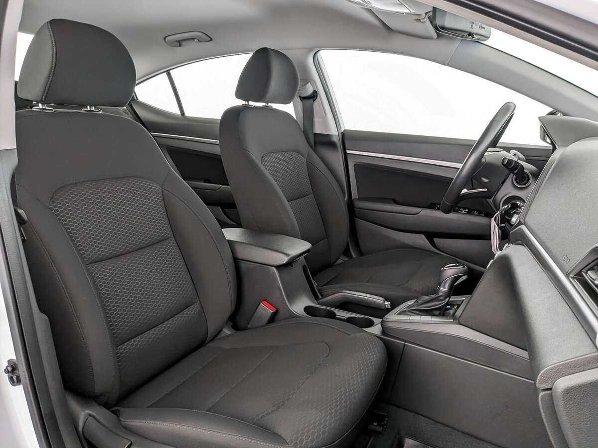 Купить Hyundai Elantra с пробегом. Фото: #17