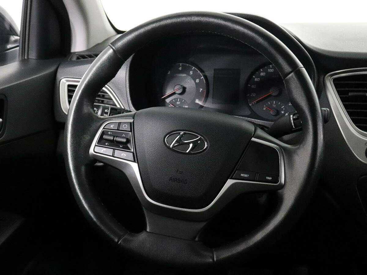 Купить Hyundai Solaris с пробегом. Фото: #10