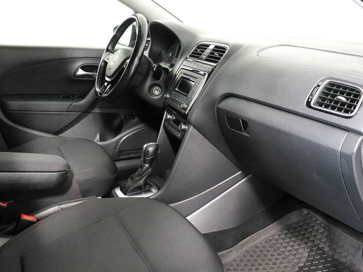Купить Volkswagen Polo с пробегом. Фото: #6
