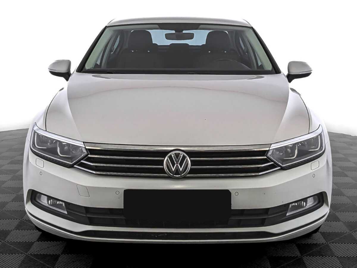 Купить Volkswagen Passat с пробегом. Фото: #1