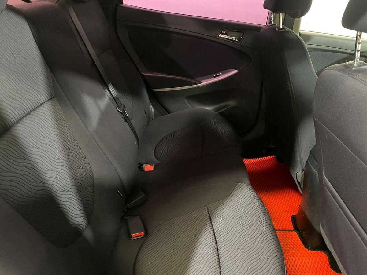 Купить Hyundai Solaris с пробегом. Фото: #10