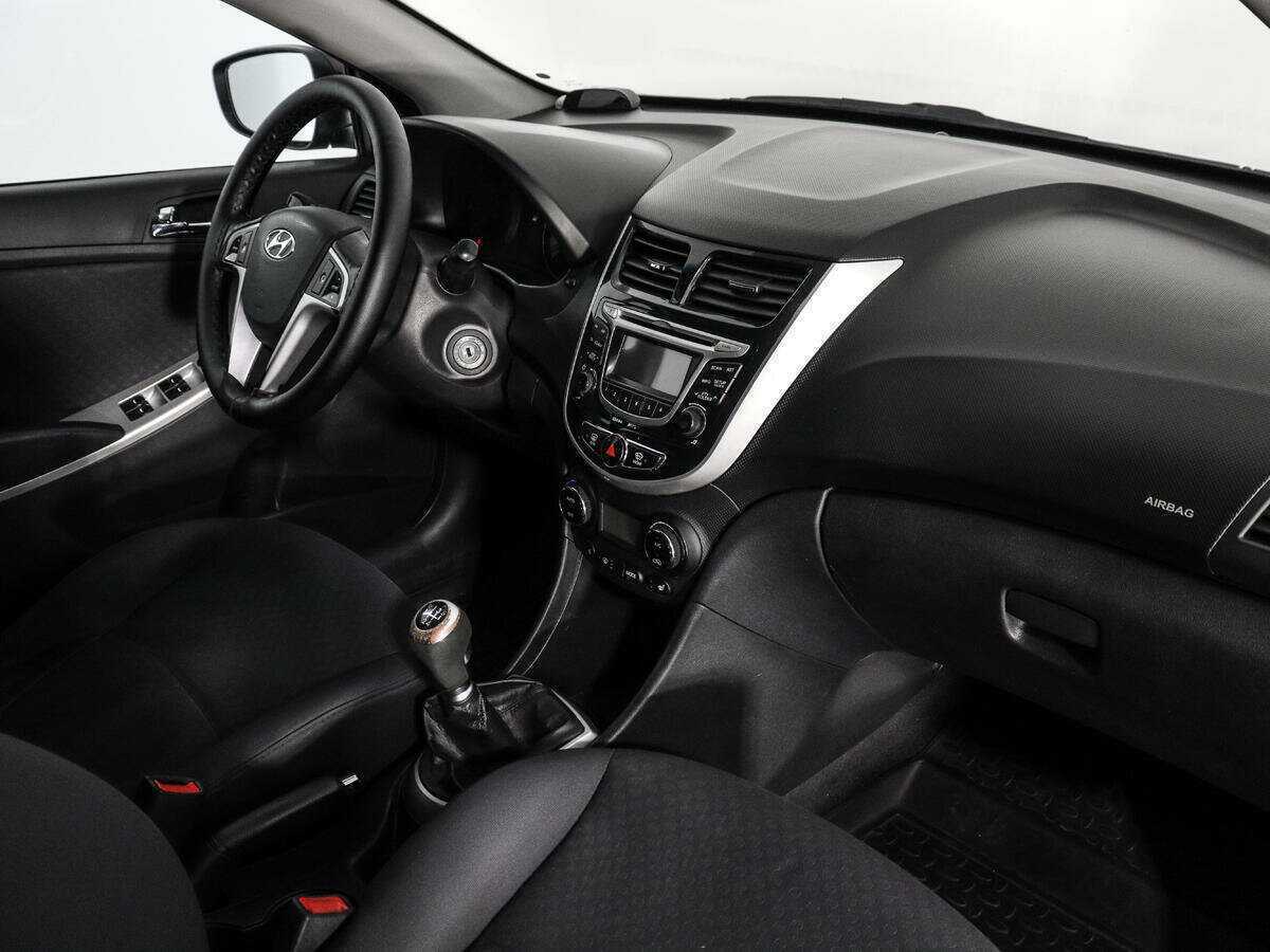 Купить Hyundai Solaris с пробегом. Фото: #10