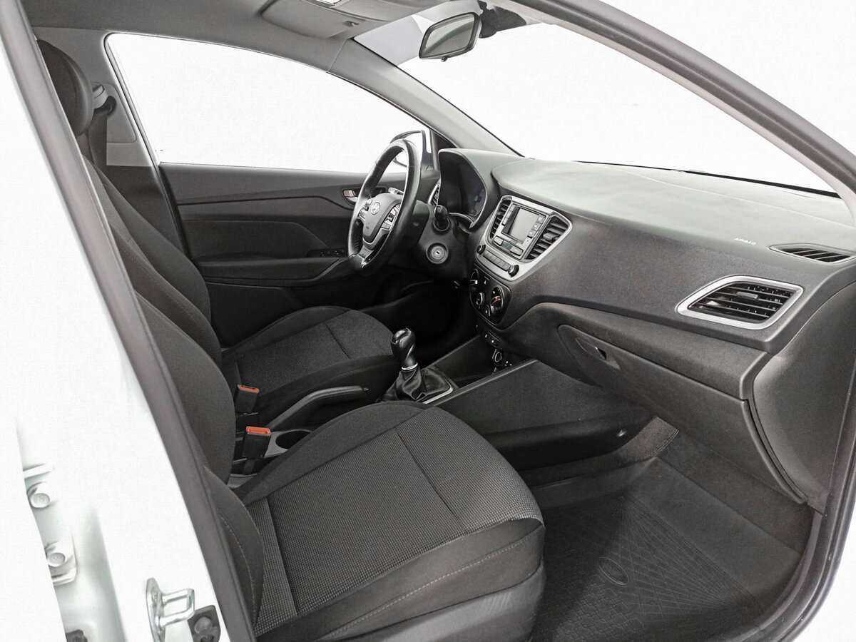 Купить Hyundai Solaris с пробегом. Фото: #8