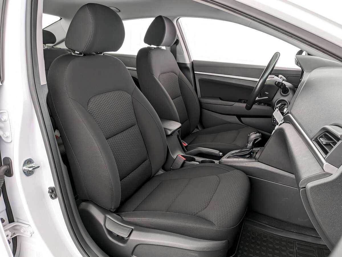 Купить Hyundai Elantra с пробегом. Фото: #18