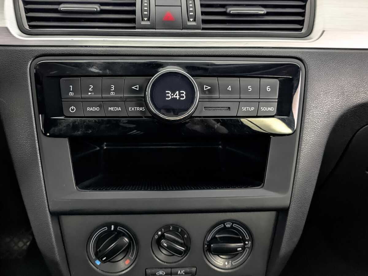 Купить Skoda Rapid с пробегом. Фото: #12
