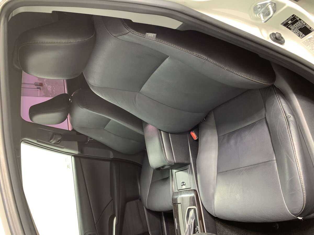 Купить Toyota Camry с пробегом. Фото: #10