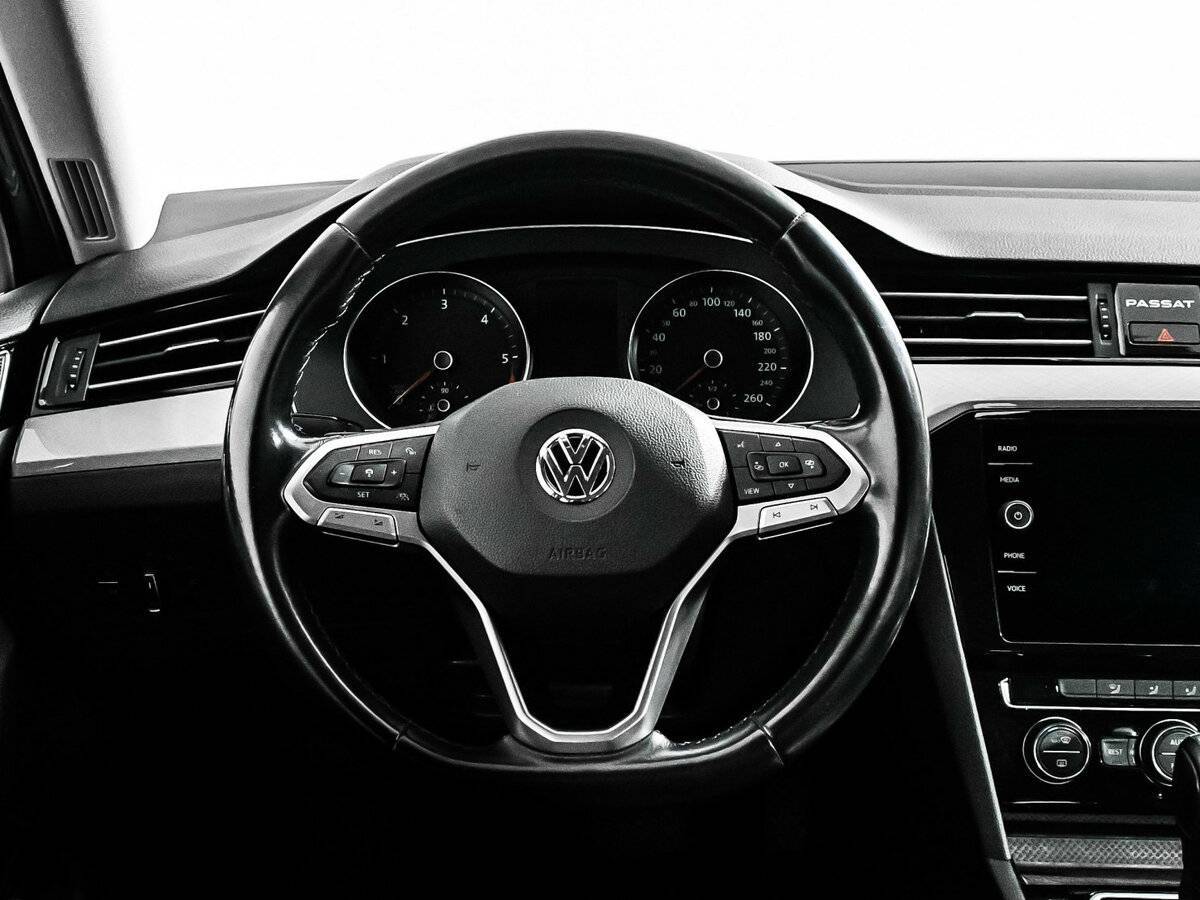 Купить Volkswagen Passat с пробегом. Фото: #11