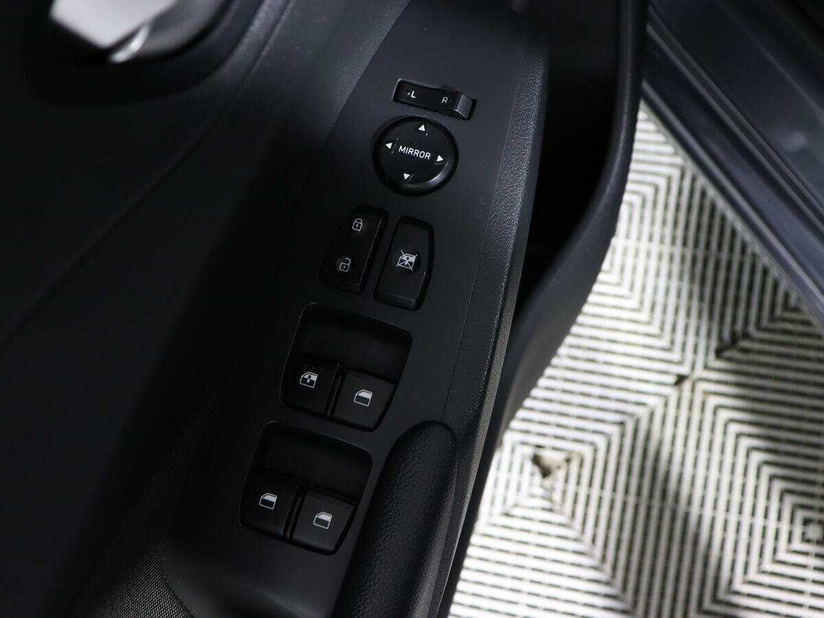 Купить Hyundai Solaris с пробегом. Фото: #12