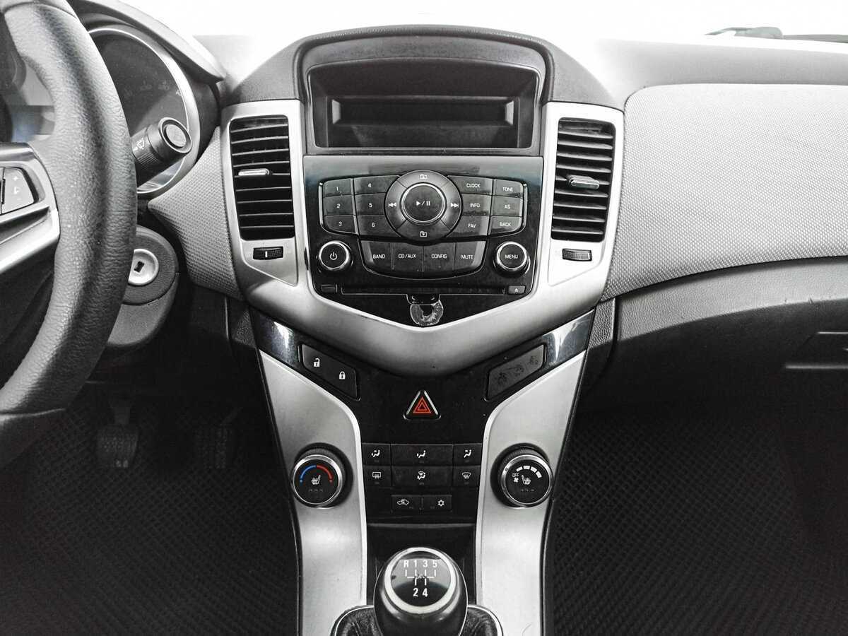 Купить Chevrolet Cruze с пробегом. Фото: #12