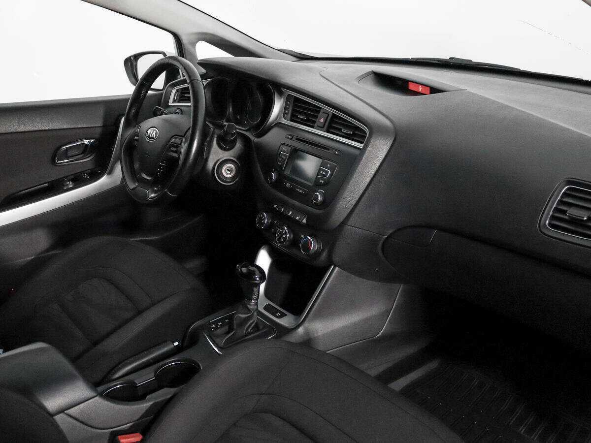 Купить Kia Ceed с пробегом. Фото: #10