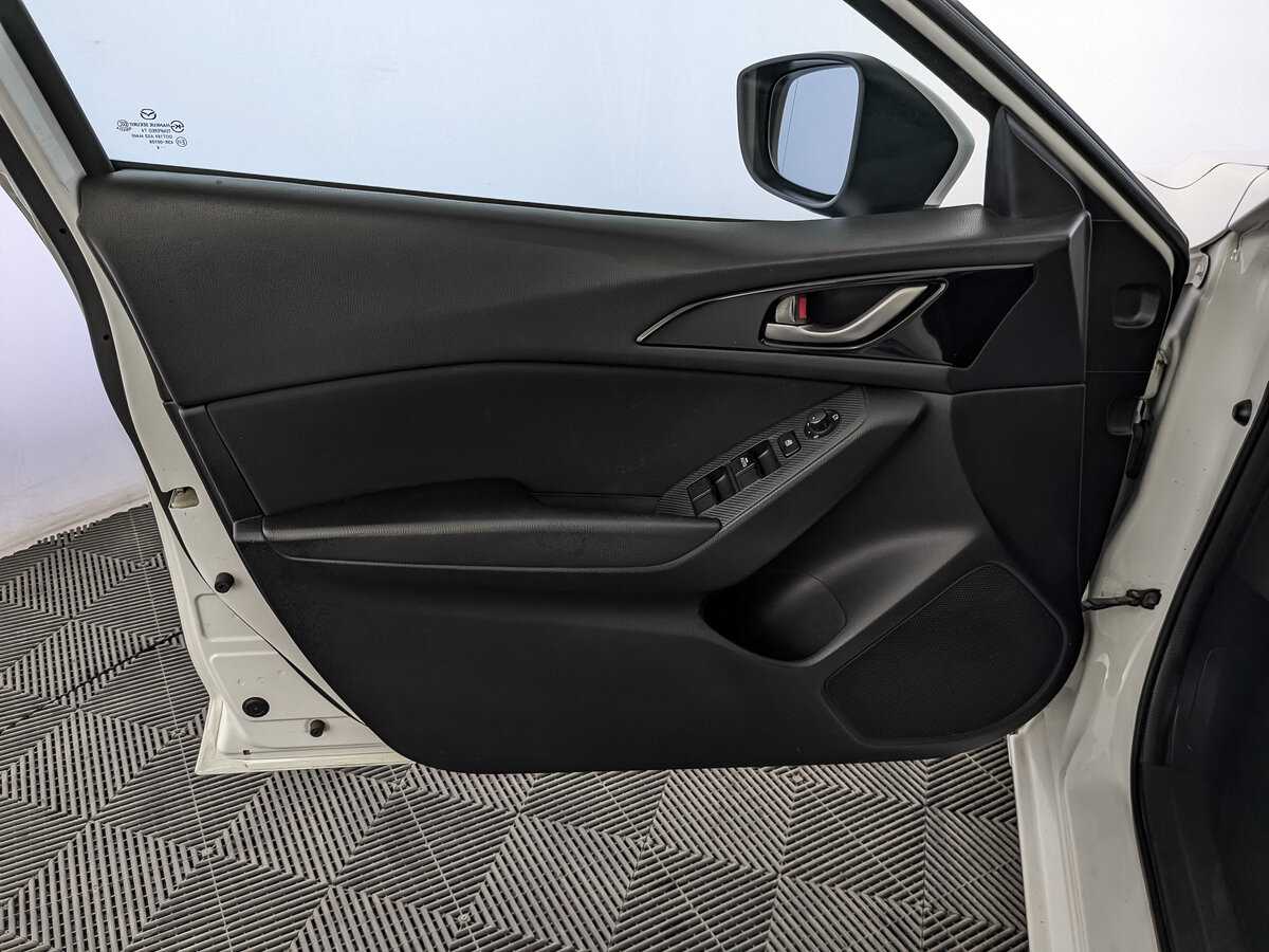 Купить Mazda 3 с пробегом. Фото: #18