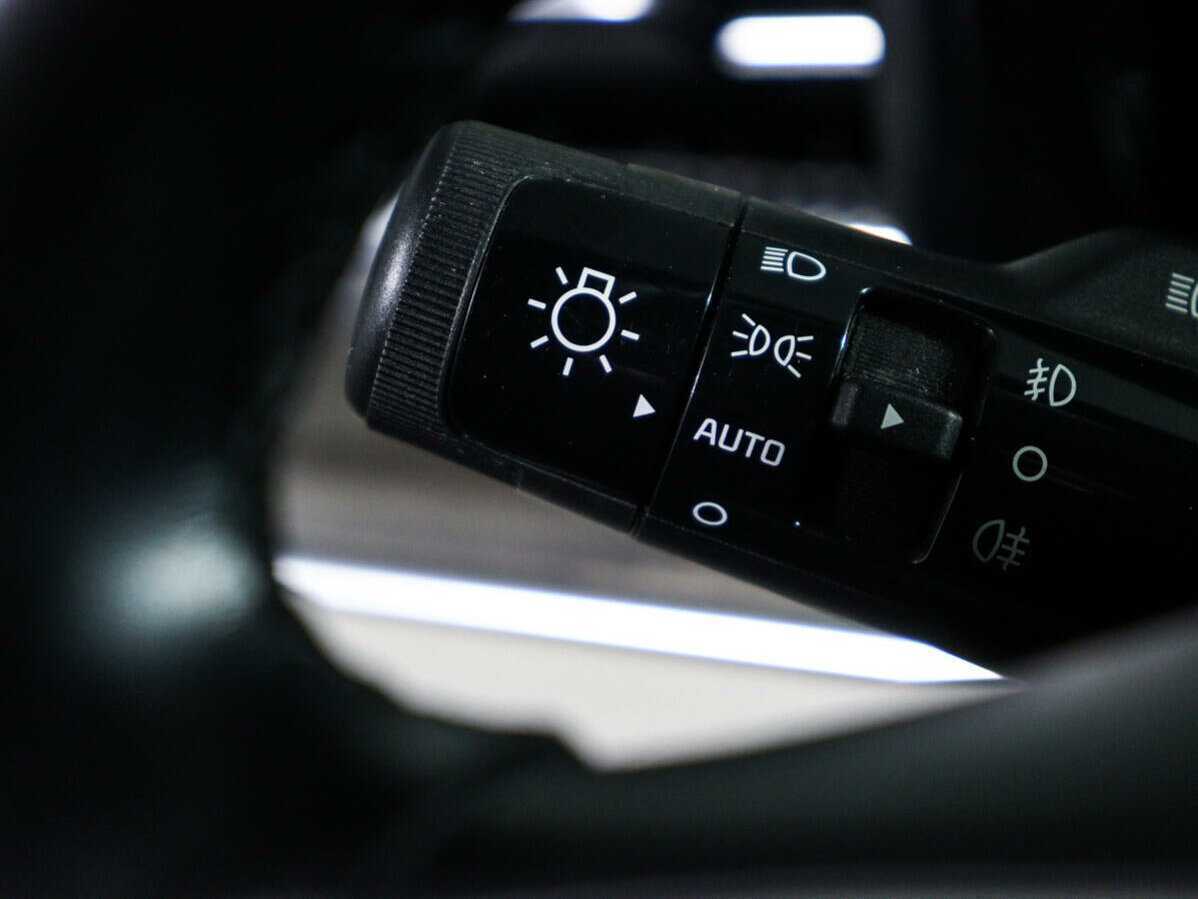 Купить Kia K5 с пробегом. Фото: #19