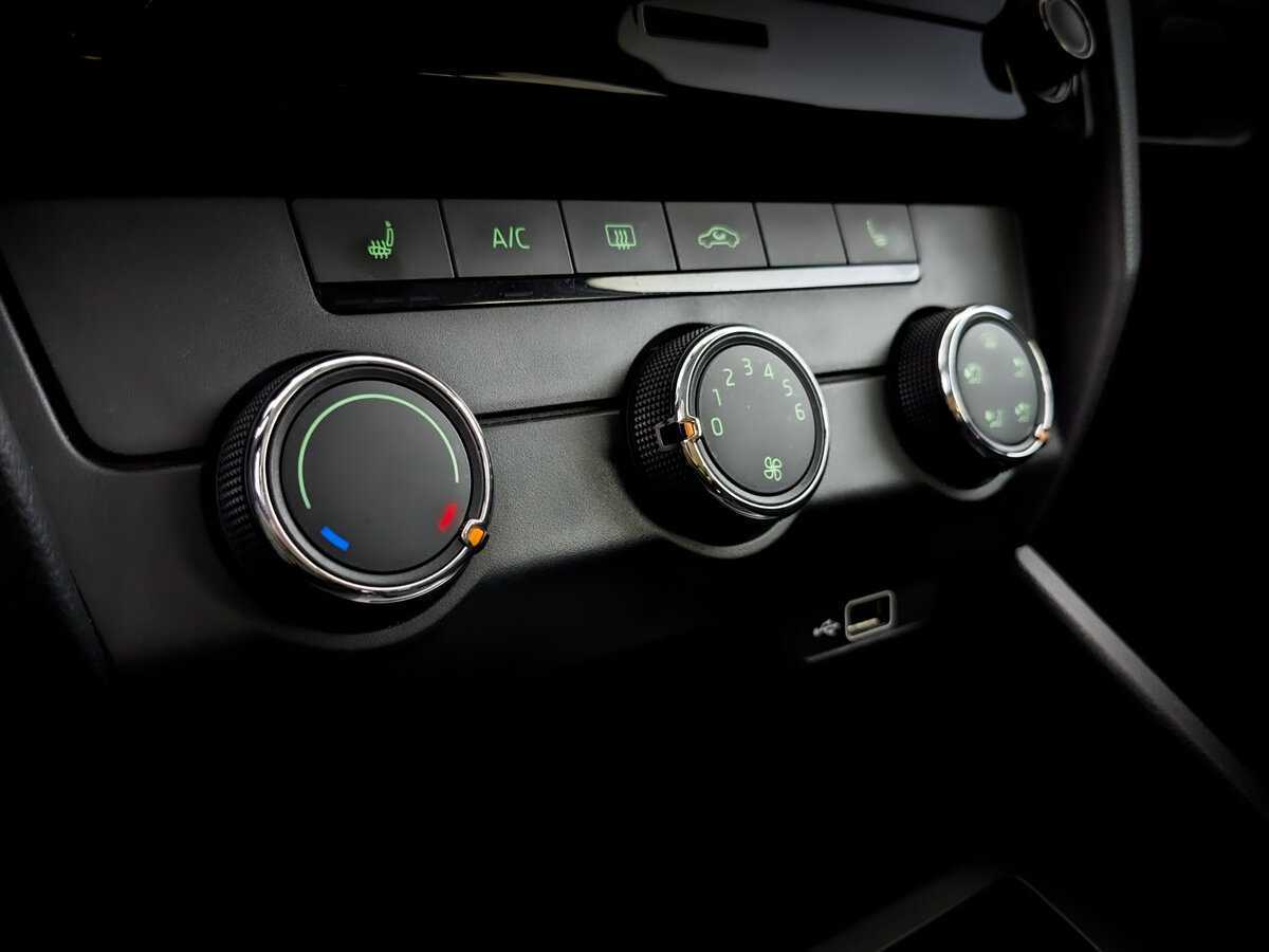 Купить Skoda Octavia с пробегом. Фото: #24