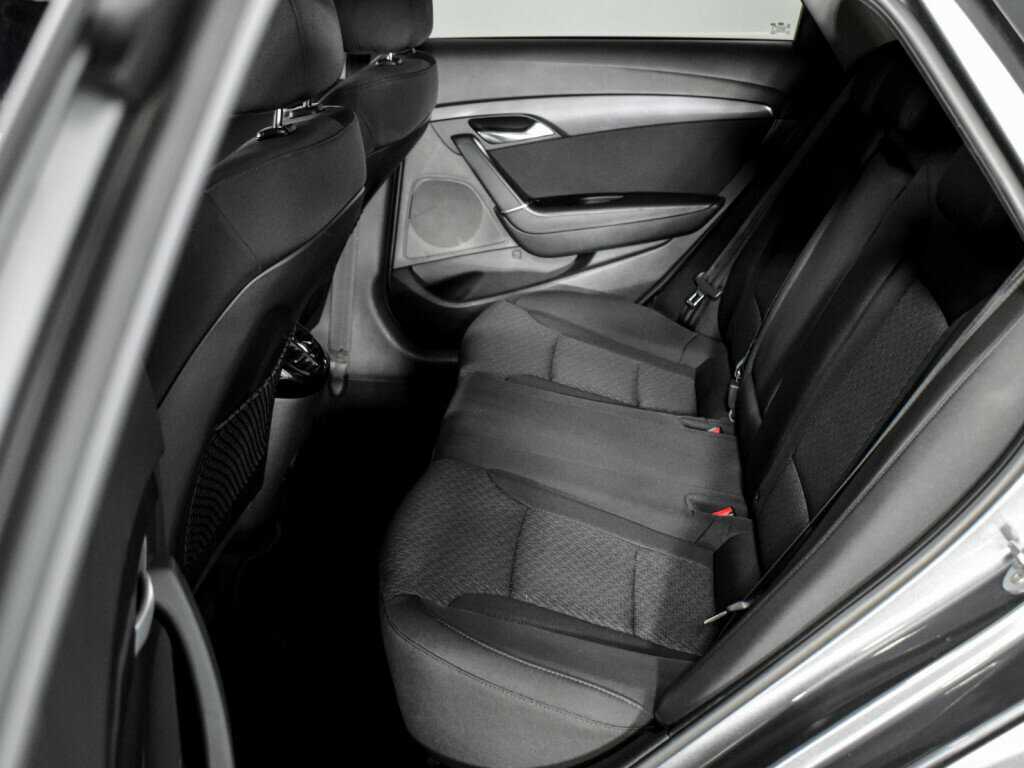 Купить Hyundai i40 с пробегом. Фото: #10