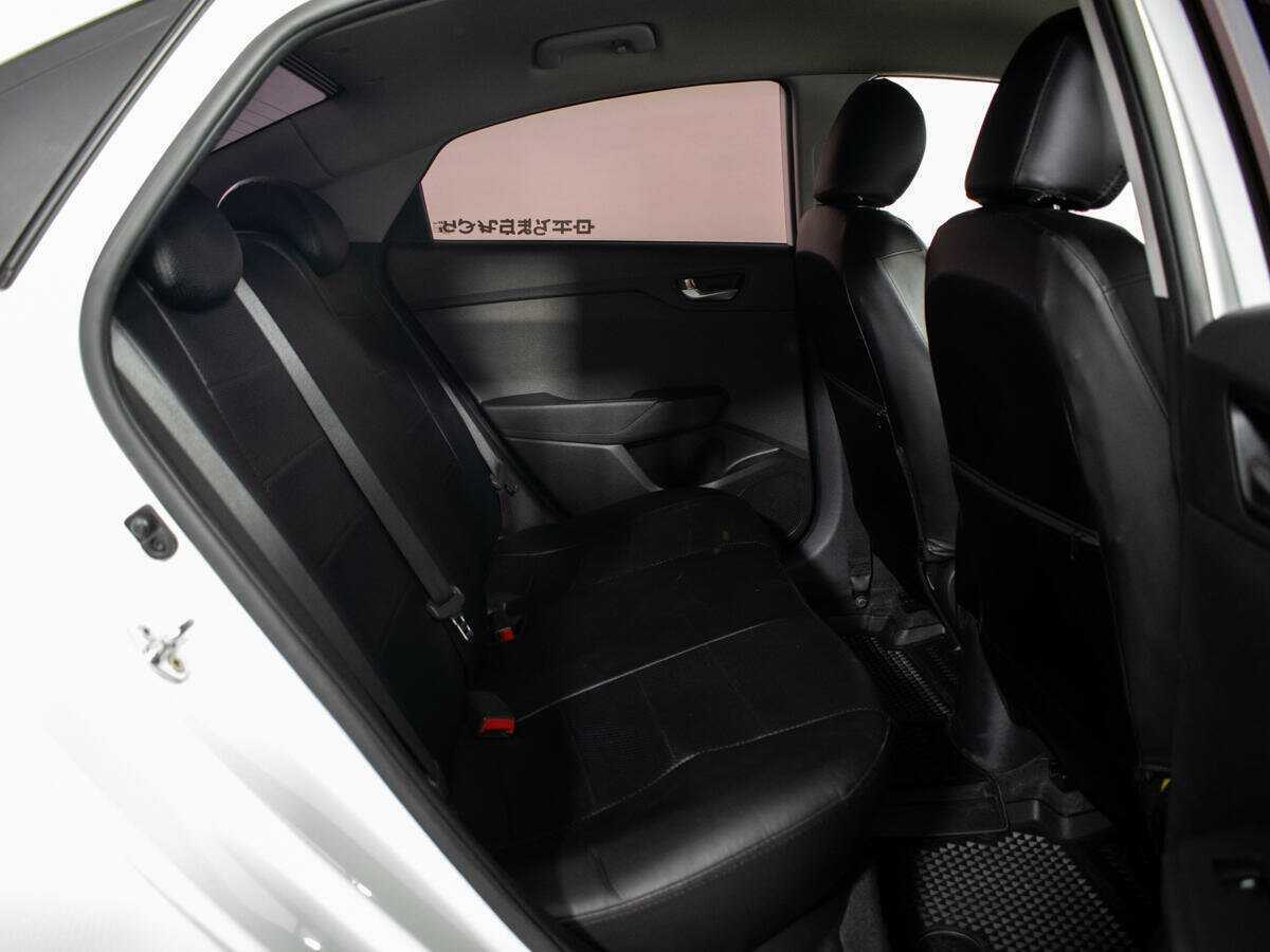 Купить Hyundai Solaris с пробегом. Фото: #9