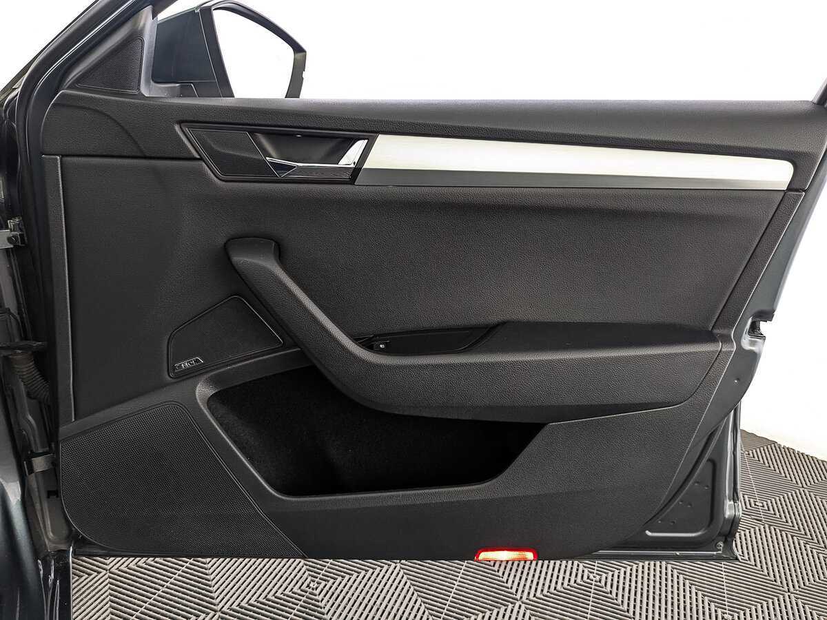 Купить Skoda Superb с пробегом. Фото: #22