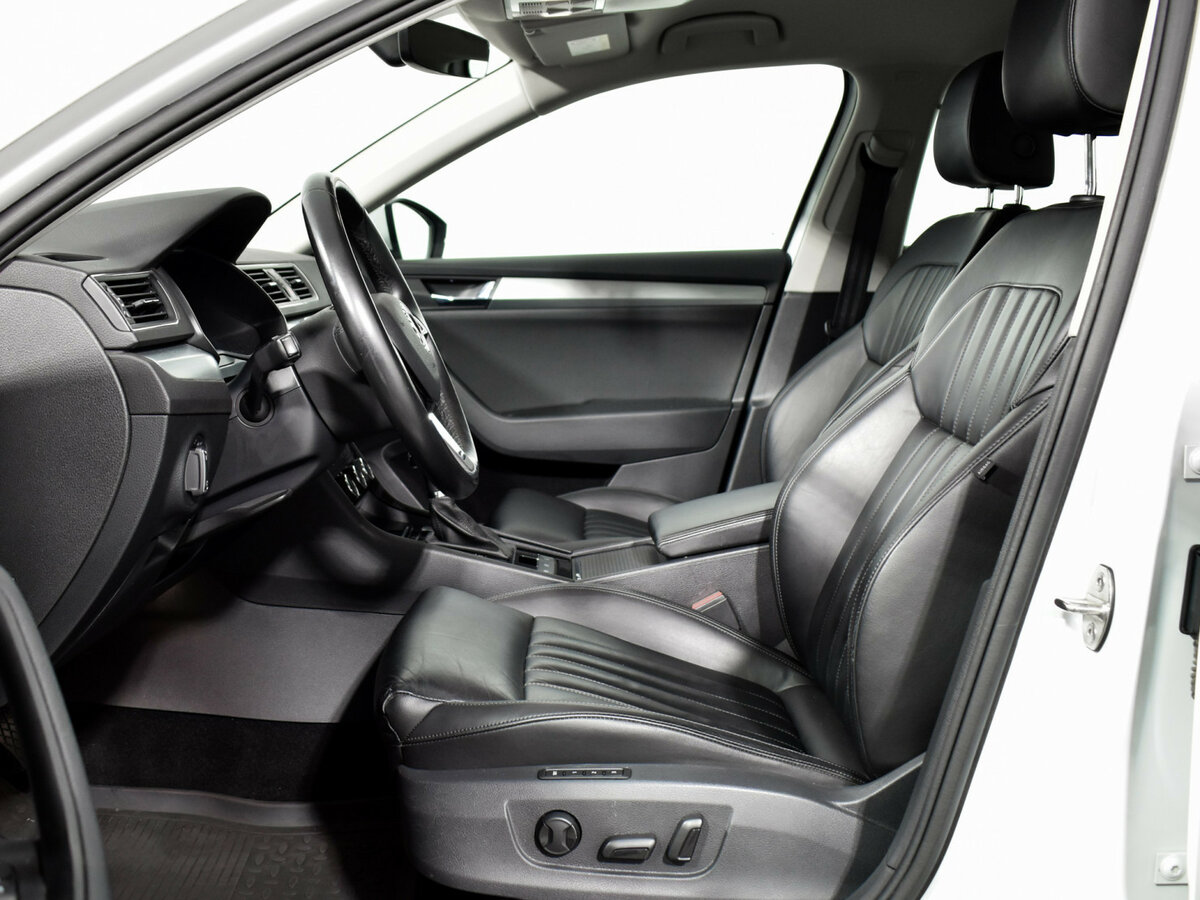 Купить Skoda Superb с пробегом. Фото: #7