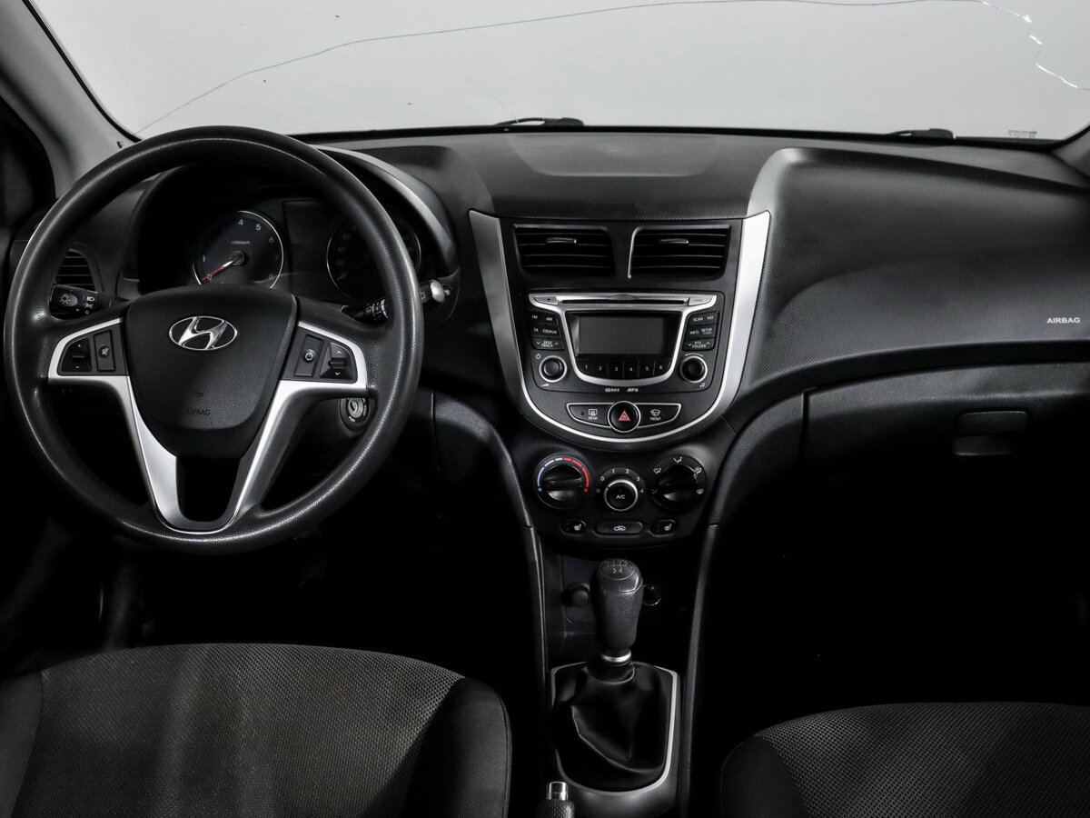 Купить Hyundai Solaris с пробегом. Фото: #9