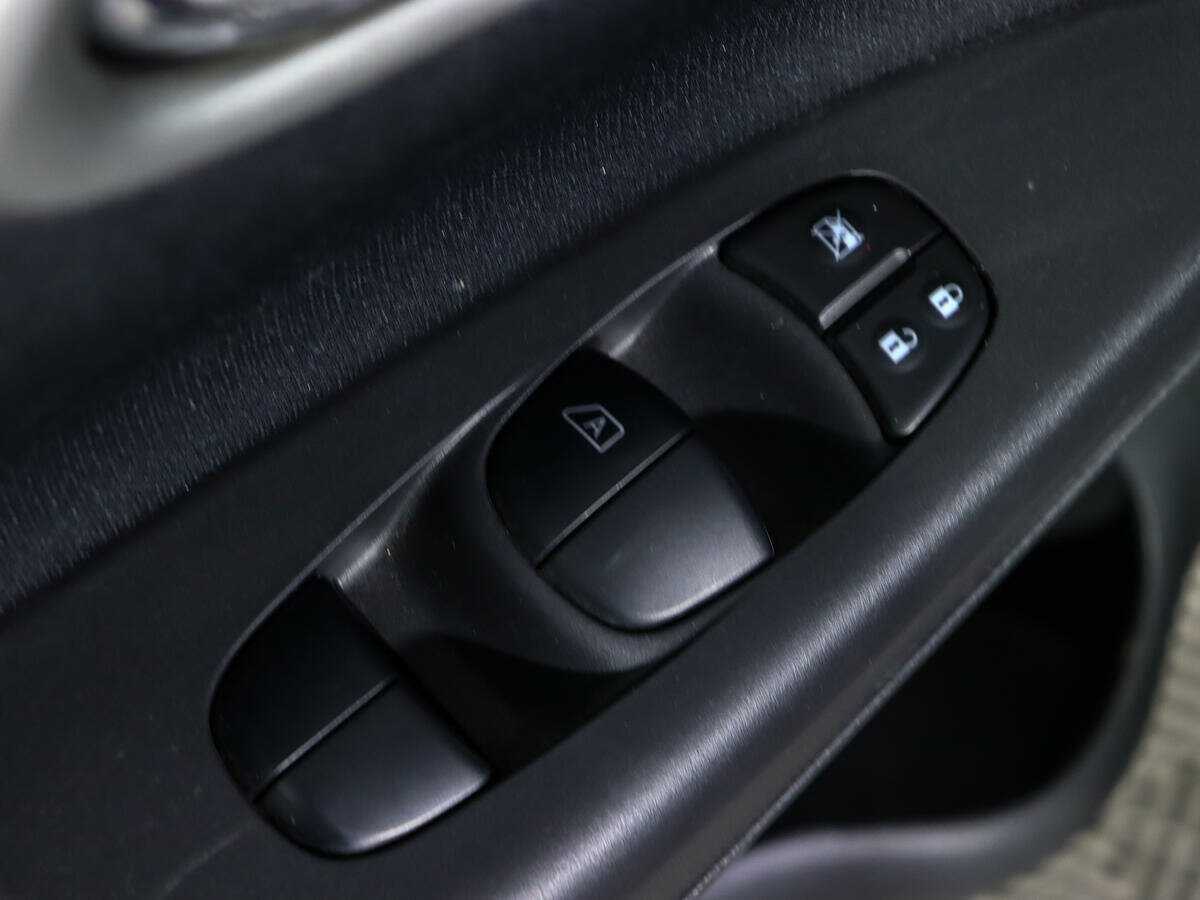 Купить Nissan Sentra с пробегом. Фото: #14