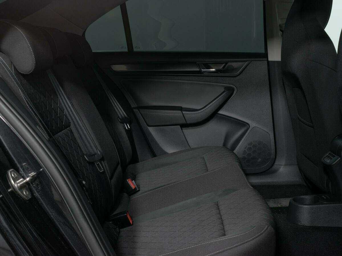Купить Skoda Rapid с пробегом. Фото: #8