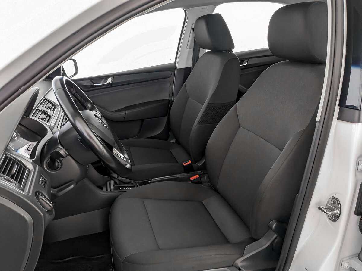 Купить Skoda Rapid с пробегом. Фото: #18