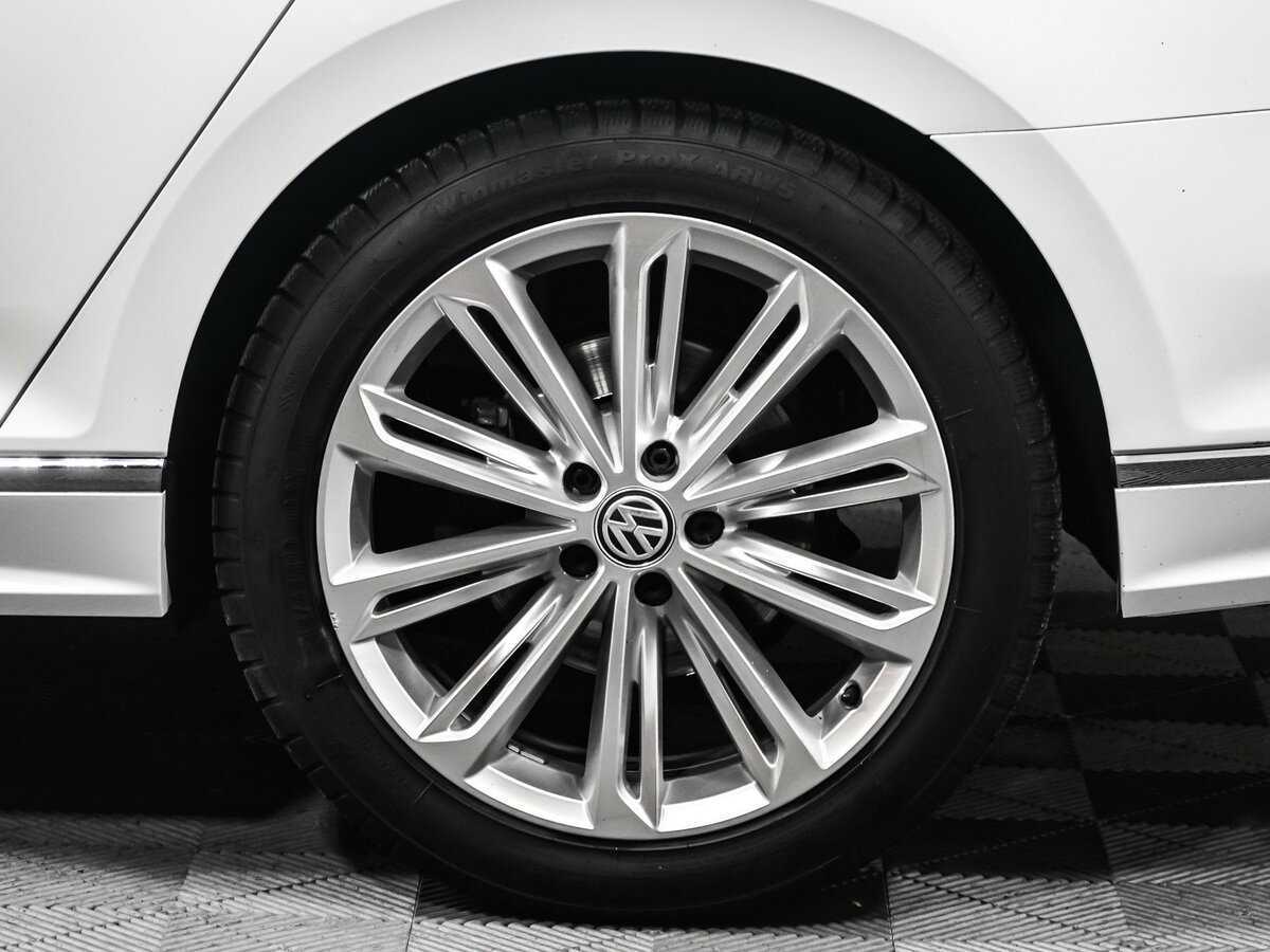 Купить Volkswagen Passat с пробегом. Фото: #16