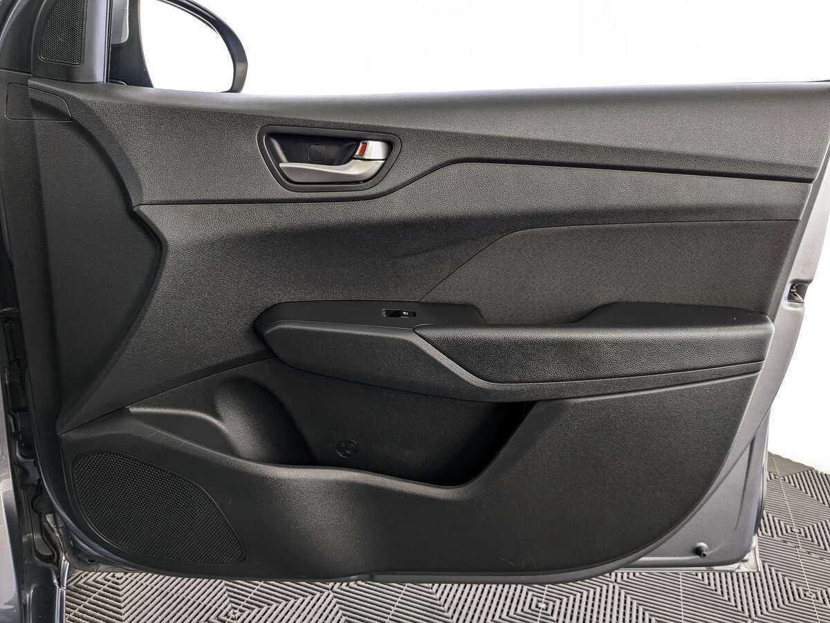 Купить Hyundai Solaris с пробегом. Фото: #24