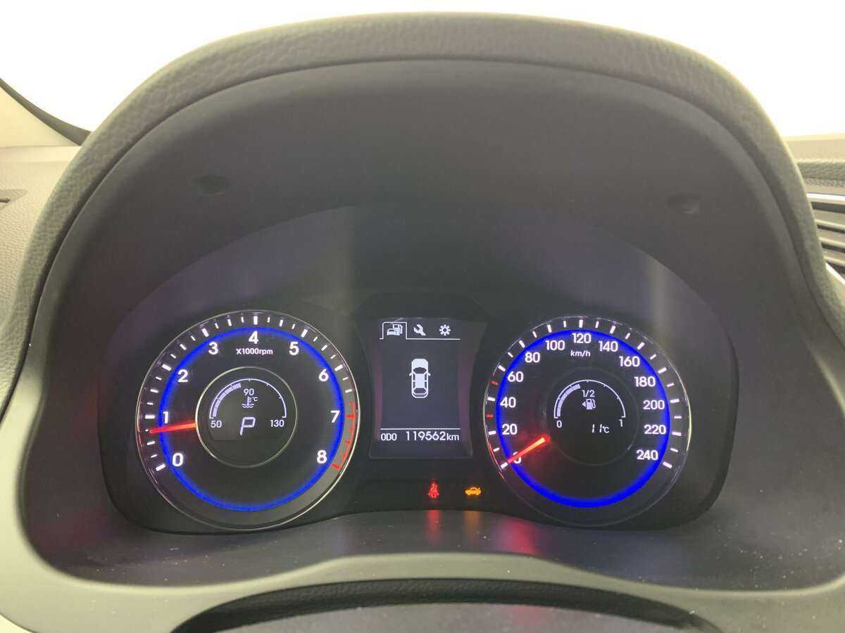 Купить Hyundai i40 с пробегом. Фото: #9