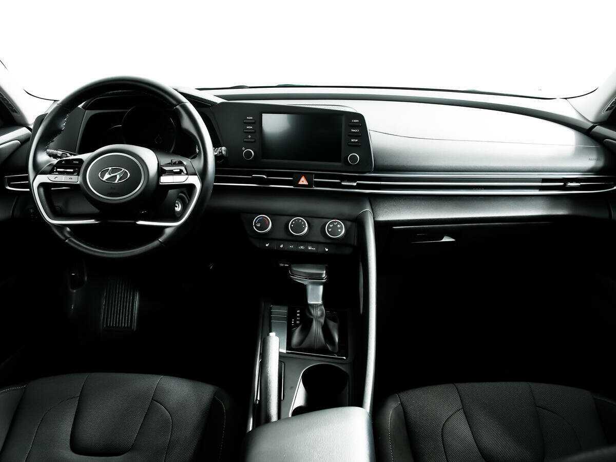 Купить Hyundai Elantra с пробегом. Фото: #10