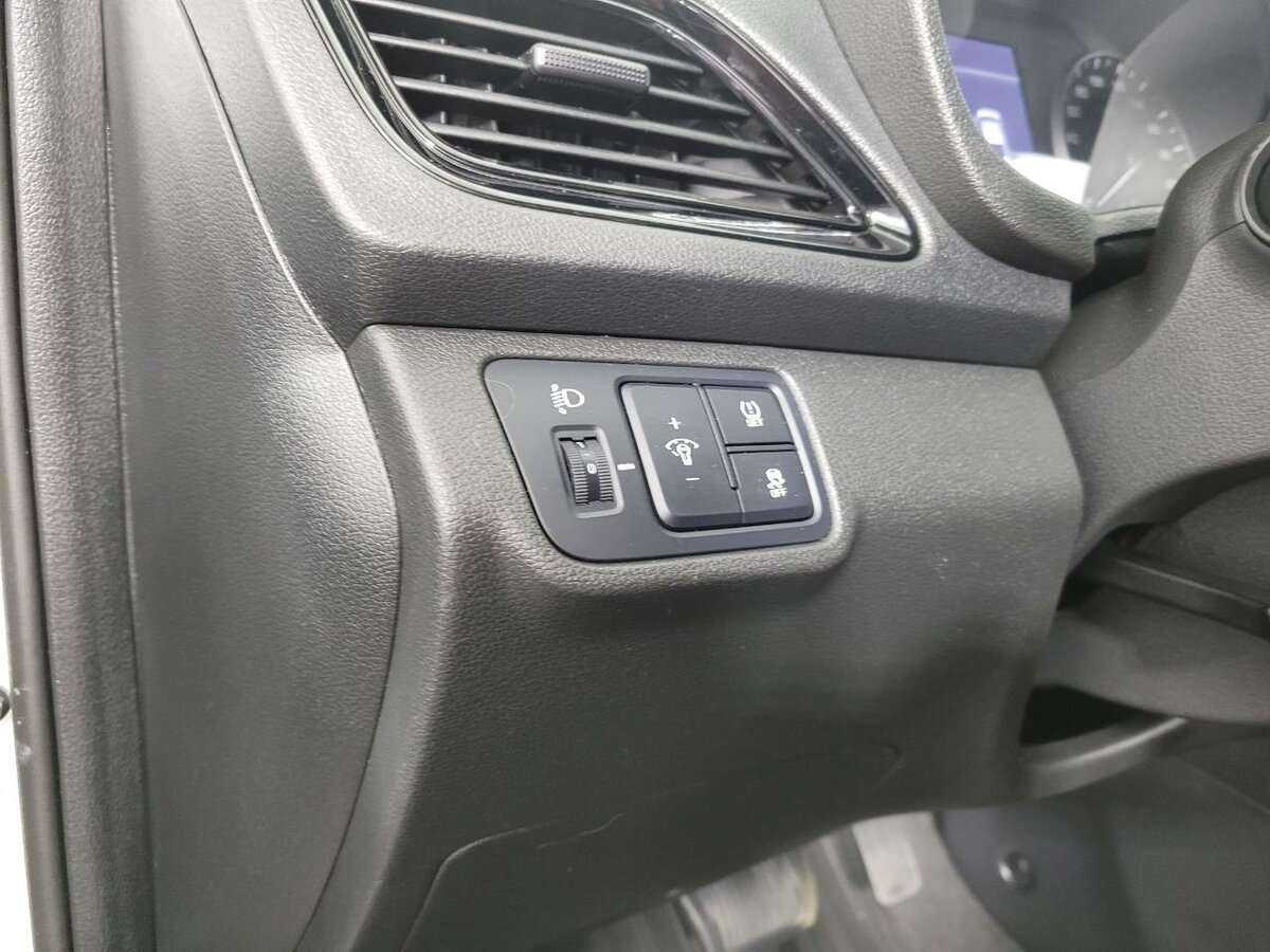 Купить Hyundai Solaris с пробегом. Фото: #8