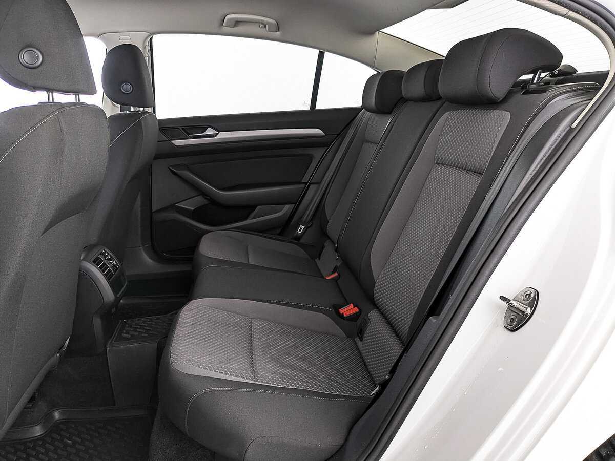 Купить Volkswagen Passat с пробегом. Фото: #17
