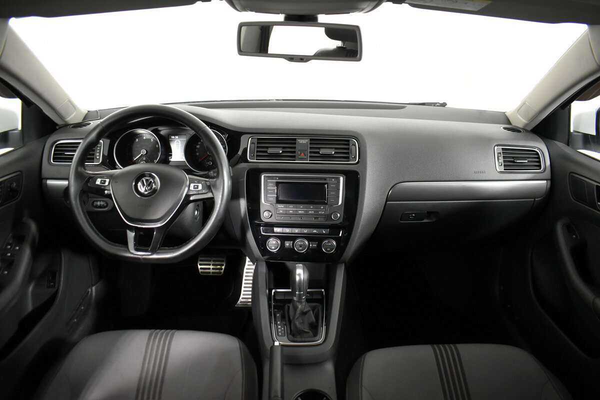 Купить Volkswagen Jetta с пробегом. Фото: #8