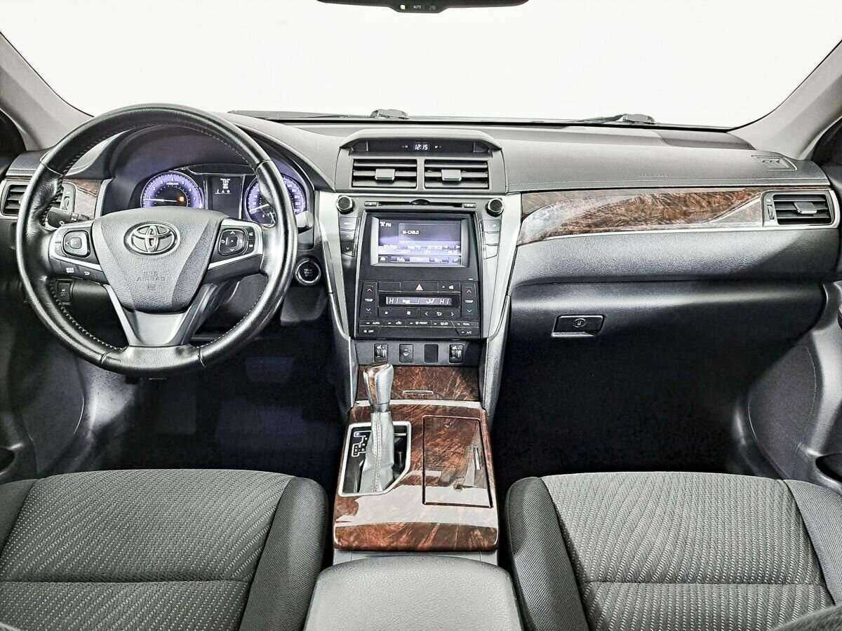 Купить Toyota Camry с пробегом. Фото: #8