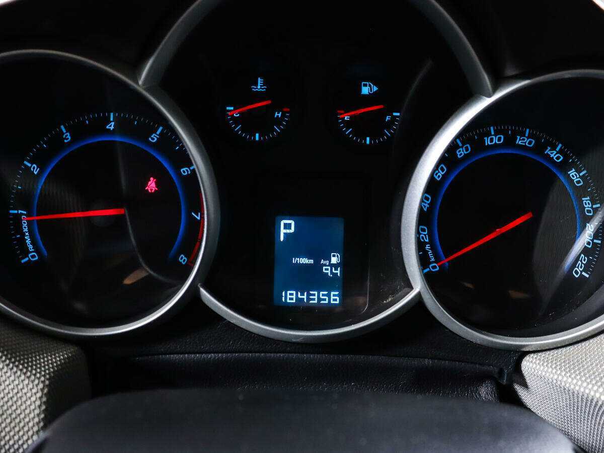 Купить Chevrolet Cruze с пробегом. Фото: #10