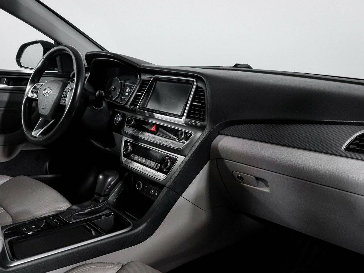 Купить Hyundai Sonata с пробегом. Фото: #8