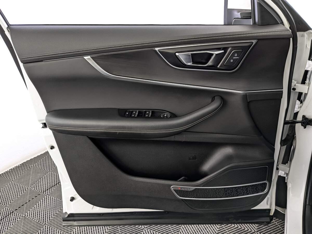 Купить Chery Tiggo 8 с пробегом. Фото: #18