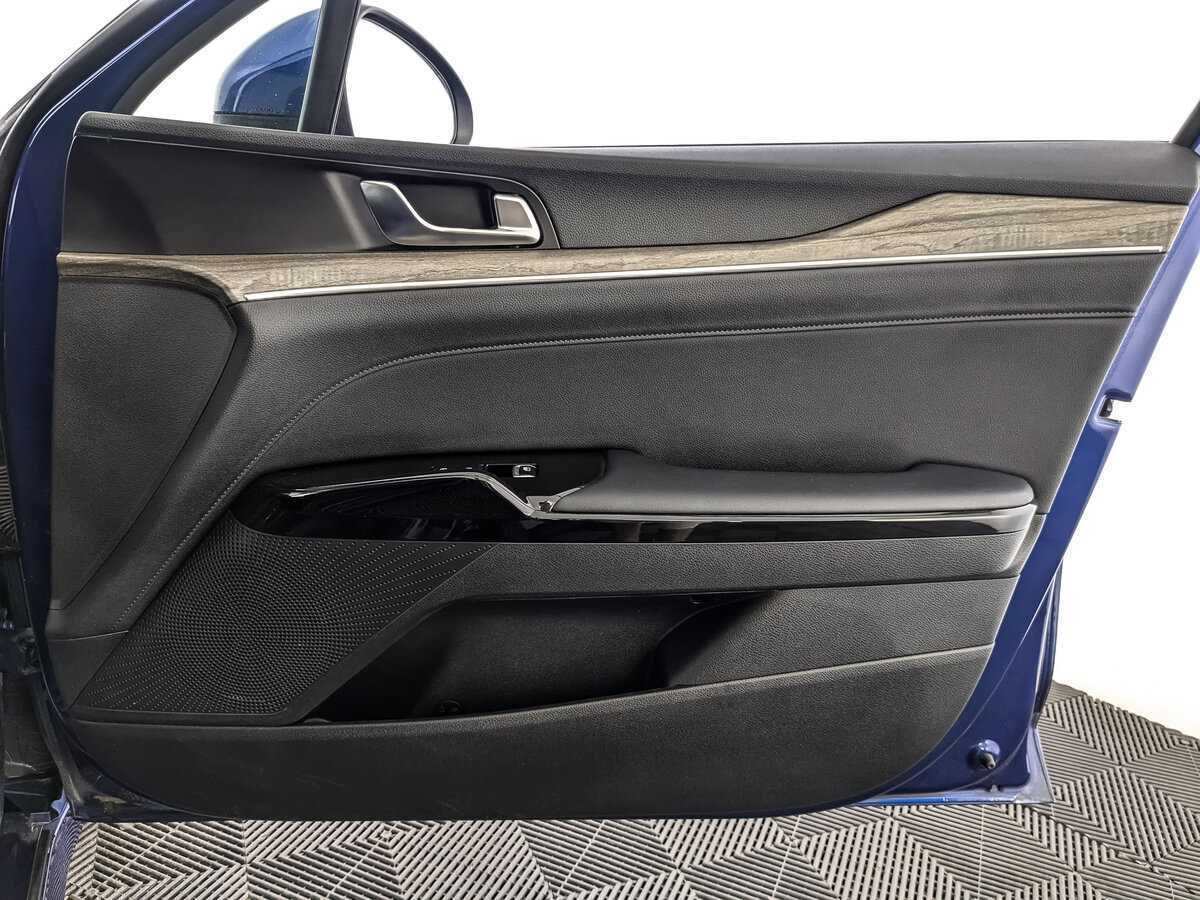 Купить Kia K5 с пробегом. Фото: #20