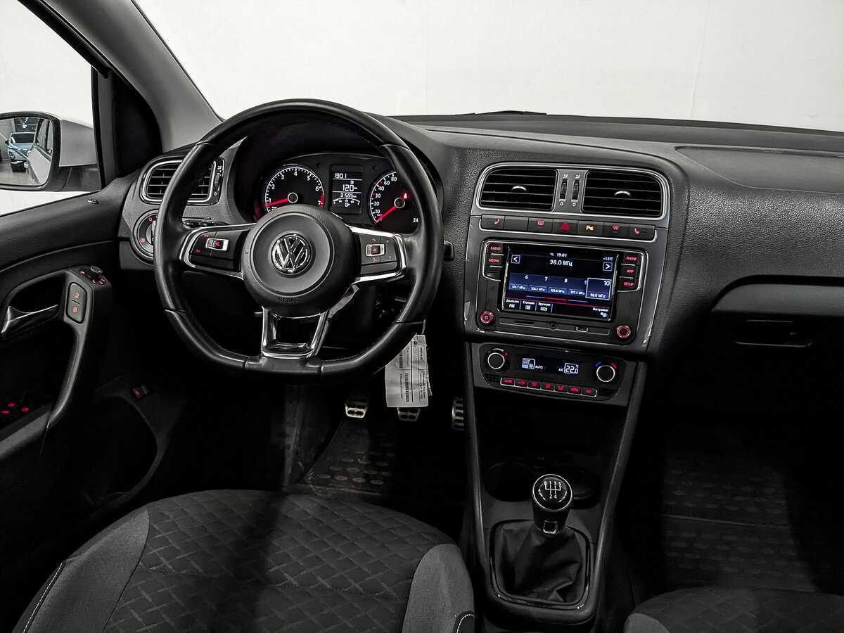 Купить Volkswagen Polo с пробегом. Фото: #29