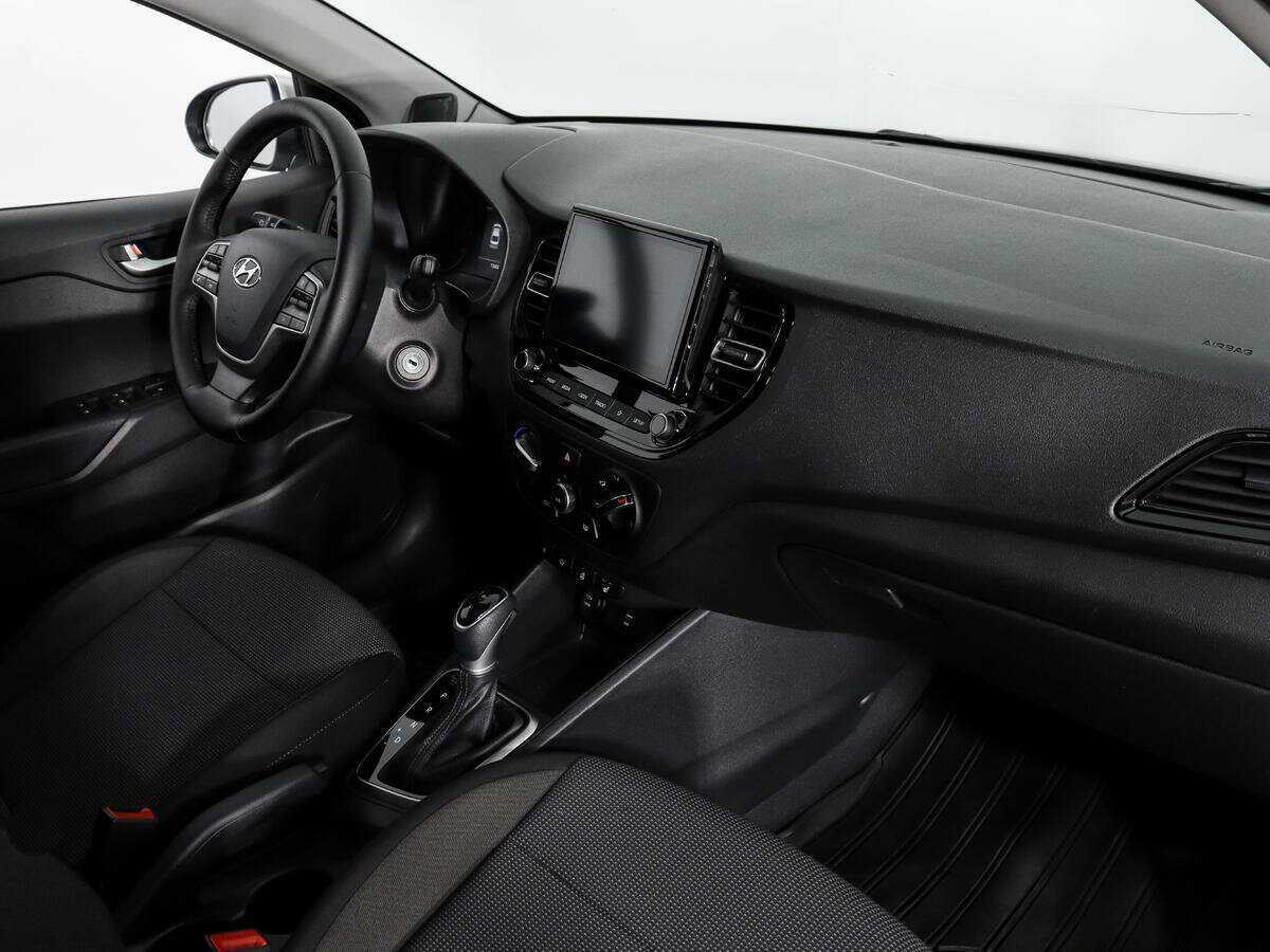 Купить Hyundai Solaris с пробегом. Фото: #9