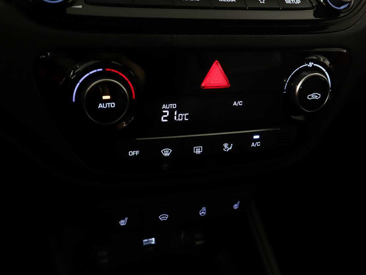 Купить Hyundai Solaris с пробегом. Фото: #19