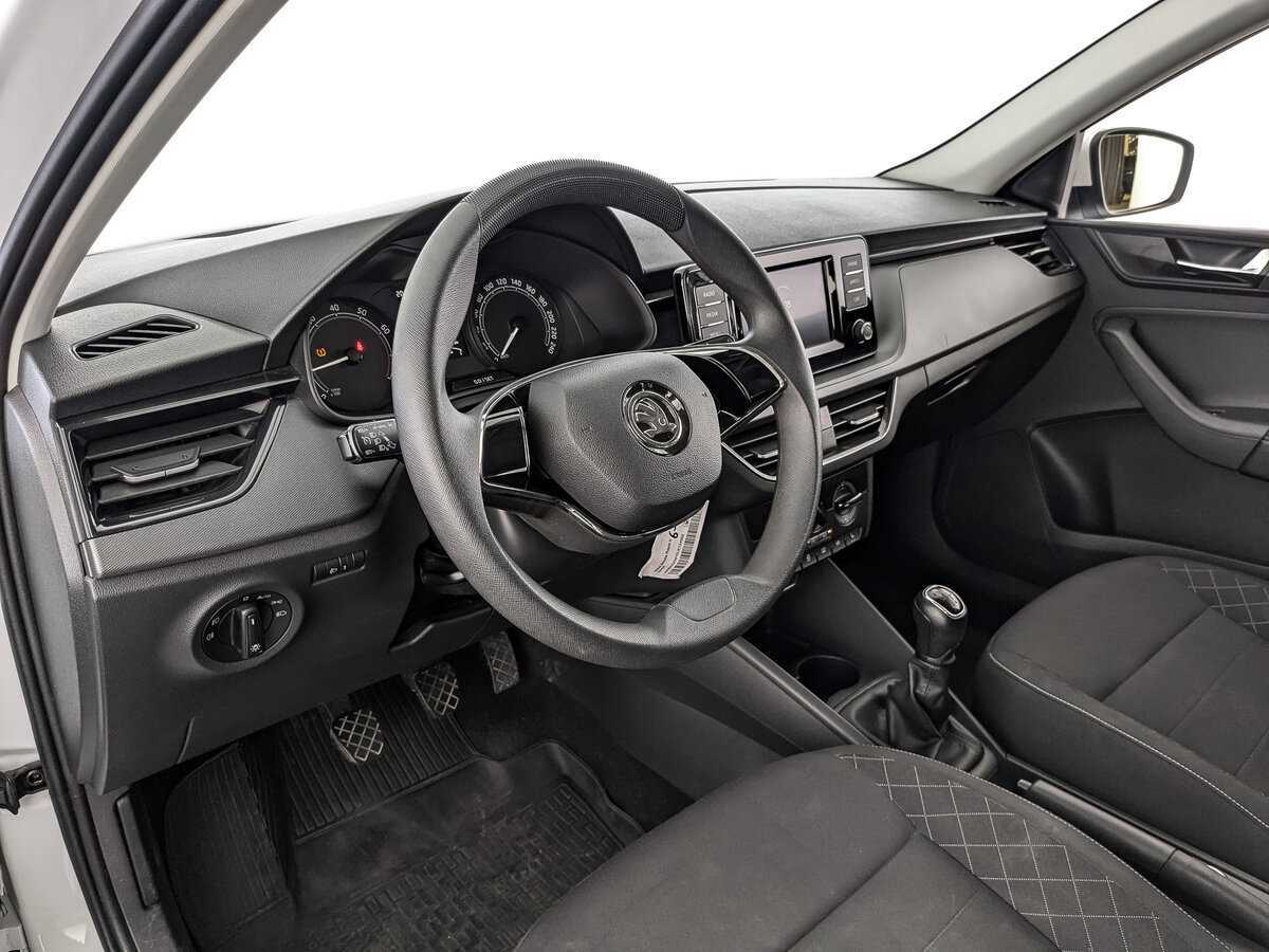 Купить Skoda Rapid с пробегом. Фото: #10