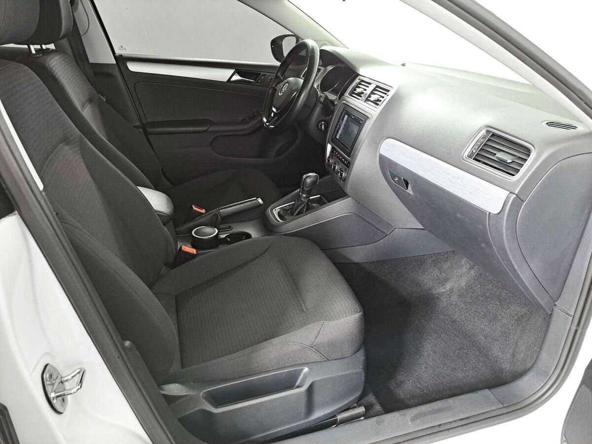 Купить Volkswagen Jetta с пробегом. Фото: #10