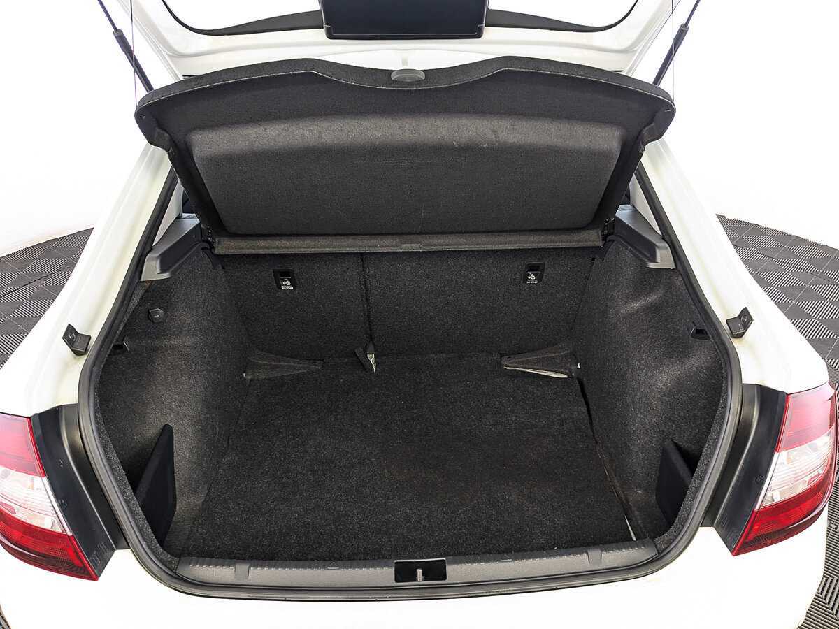 Купить Skoda Rapid с пробегом. Фото: #9
