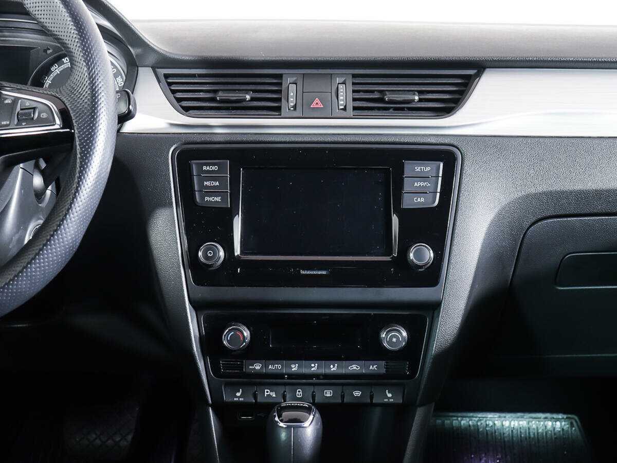 Купить Skoda Rapid с пробегом. Фото: #11