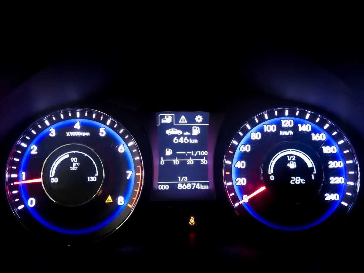 Купить Hyundai i40 с пробегом. Фото: #12