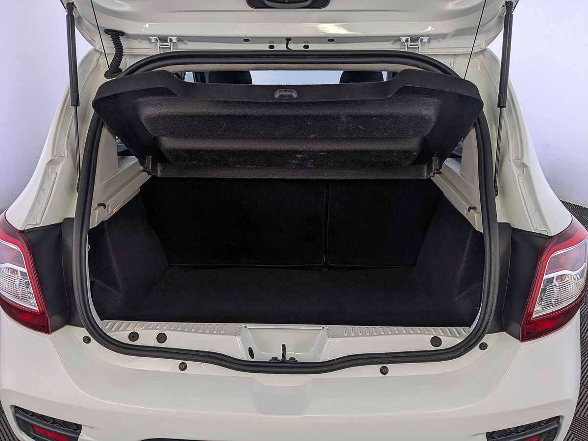 Купить Renault Sandero с пробегом. Фото: #8