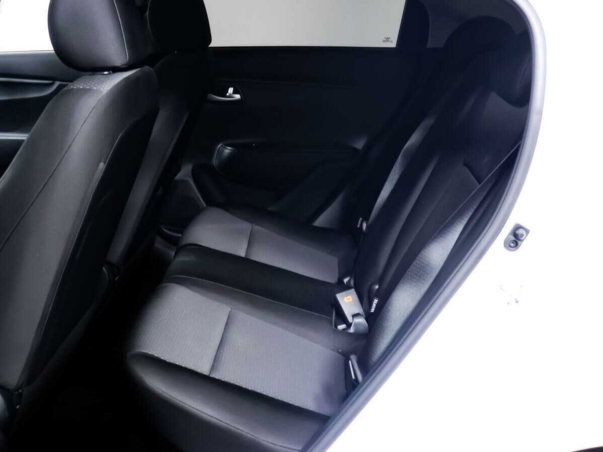 Купить Kia Rio с пробегом. Фото: #9