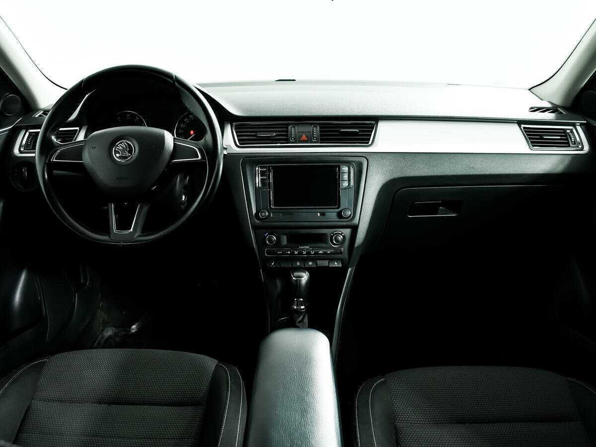 Купить Skoda Rapid с пробегом. Фото: #10
